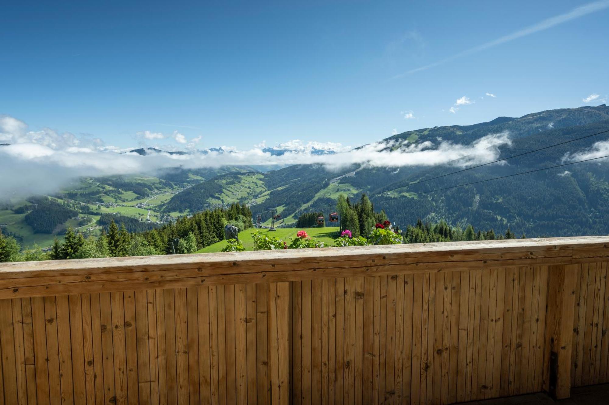 Berggasthof Hoellenstein Guest house